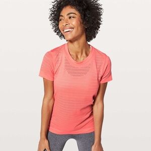Lululemon red vented short sleeve high neck workout top size medium